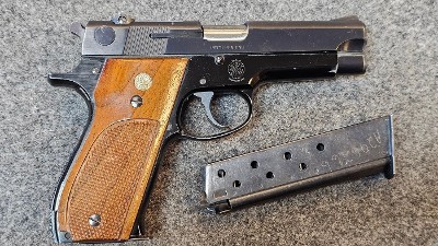 SMITH & WESSON MODEL 39-2 9MM LUGER (9x19 PARA)