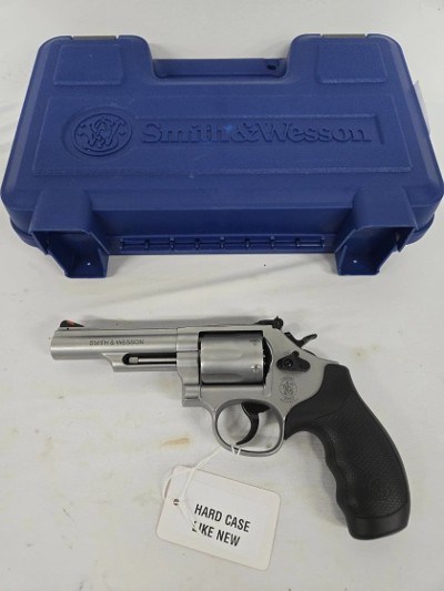 SMITH & WESSON 66-8 Combat Magnum Stainless w/Hard Case .357 MAG