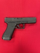 GLOCK G17 GEN 1 9MM LUGER (9x19 PARA) - 1 of 3