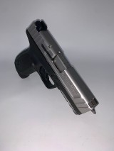 SMITH & WESSON SD40 VE .40 S&W - 3 of 3