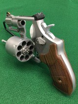 SMITH & WESSON 627 PERFORMANCE .357 MAG - 2 of 3