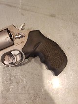 TAURUS JUDGE .45 LC/.410 GA - 2 of 3