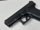 GLOCK 23 GEN 2 40 Smith & Wesson - 2 of 3