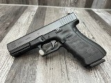 GLOCK 22 GEN 4 40 Smith & Wesson - 1 of 3