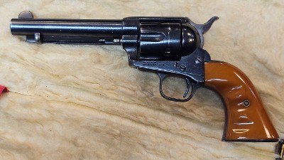 COLT SINGLE ACTION
LOW SERIAL NUMBER .45 LC