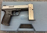 SMITH & WESSON SD40 VE .40 S&W - 1 of 3