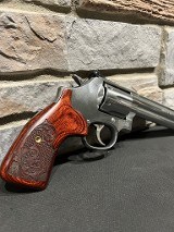 SMITH & WESSON MODEL 686-6 PLUS .357 MAG - 2 of 3