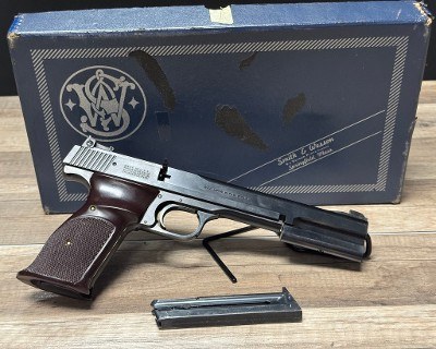 SMITH & WESSON model 46
.22 LR