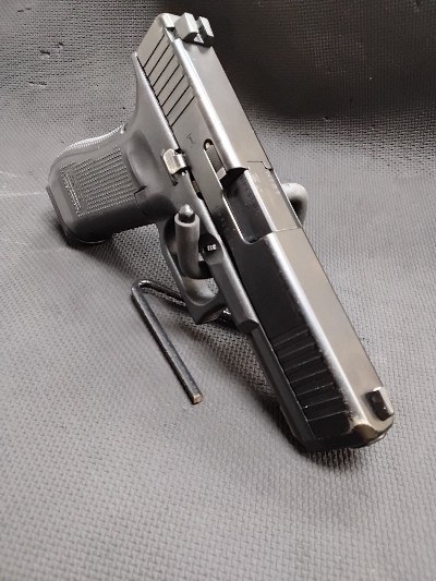 GLOCK 17 GEN 5 9MM LUGER (9x19 PARA)