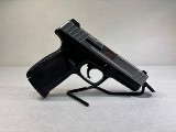 SMITH & WESSON SD40 VE .40 S&W - 1 of 3