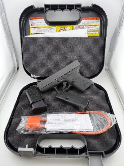 GLOCK 43 Like New
All Accessories 9MM LUGER (9x19 PARA)