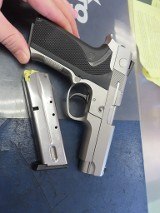 SMITH & WESSON 4046 .40 S&W - 1 of 3
