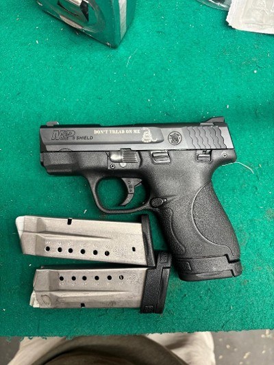 SMITH & WESSON M&P9 SHIELD 9MM LUGER (9x19 PARA)