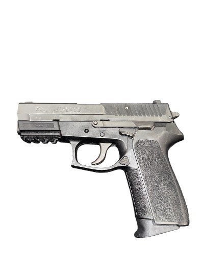 SIG SAUER SP2022 .40 S&W