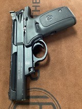 SMITH & WESSON 22A .22 LR - 1 of 3