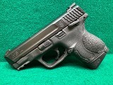 SMITH & WESSON M&P40 COMPACT .40 S&W - 2 of 3