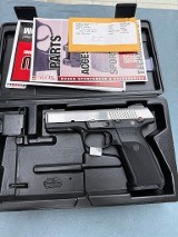 RUGER SR9 9MM LUGER (9x19 PARA) - 1 of 3