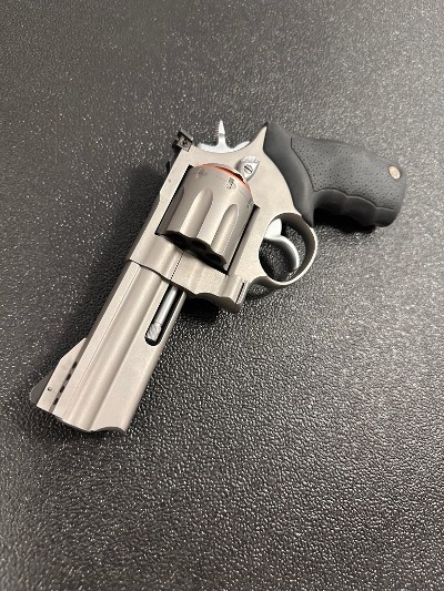 TAURUS 608 .357 MAG