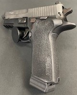 SIG SAUER
P229 9MM LUGER (9X19 PARA) - 3 of 3 SIG SAUER
P229 9MM LUGER (9X19 PARA) - 3 of 3