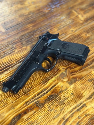 BERETTA 92FS 9MM LUGER (9x19 PARA)