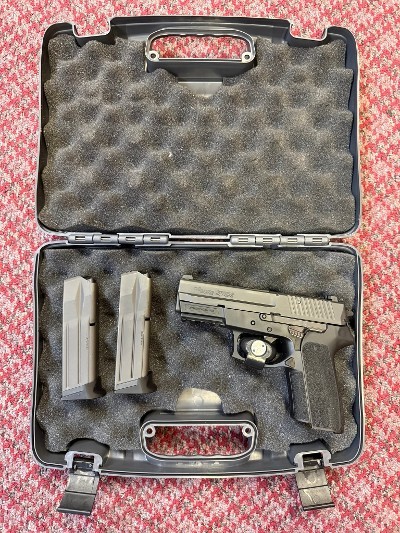 SIG SAUER SP2022 9MM LUGER (9x19 PARA)