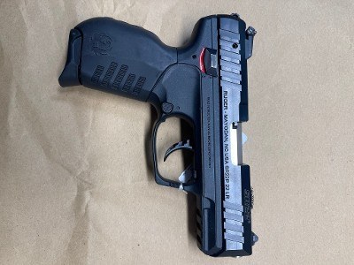 RUGER SR22 .22 LR
