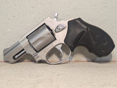 TAURUS 85 Ultra-Lite .38 SPL +P