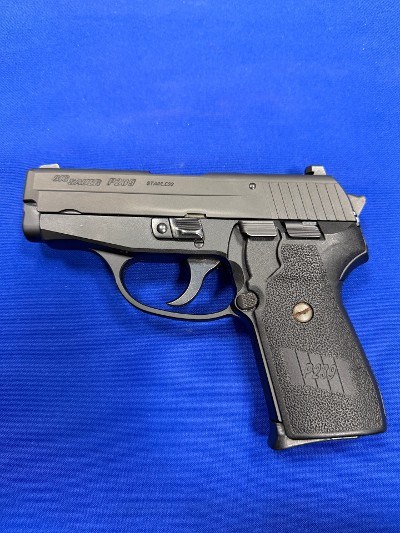SIG SAUER P239 .40 S&W