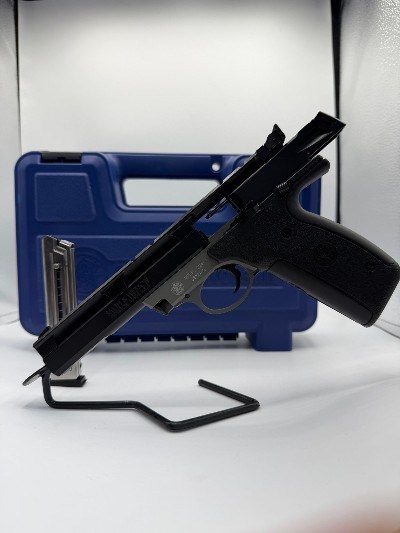 SMITH & WESSON 22A-1 .22 LR