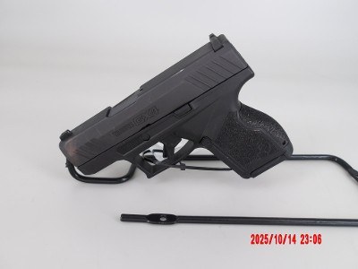 TAURUS GX4 9MM LUGER (9x19 PARA)