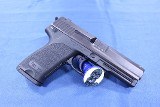 HECKLER & KOCH USP .40 S&W - 2 of 3
