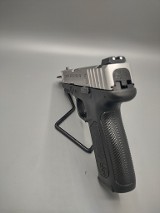 SMITH & WESSON SD40 VE .40 S&W - 3 of 3