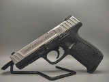 SMITH & WESSON SD40 VE .40 S&W - 2 of 3