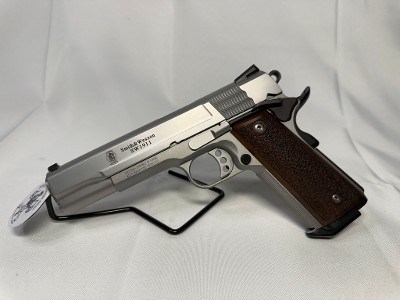 SMITH & WESSON SW1911 9MM LUGER (9x19 PARA)