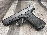 GLOCK 17 GEN 5 9MM LUGER (9x19 PARA) - 1 of 3