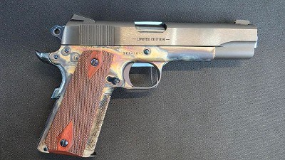 COLT 1911 GOVERNMENT .45 ACP