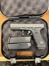 Glock 17 Gen 3 9MM LUGER (9X19 PARA) - 2 of 3