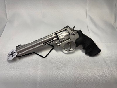 SMITH & WESSON 617 .22 LR