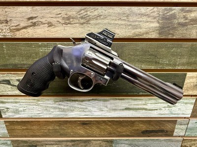 SMITH & WESSON 617 .22 LR