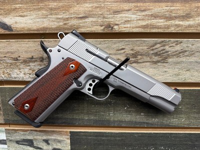 SMITH & WESSON SW1911 .45 ACP