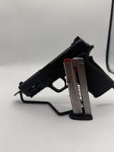 SMITH & WESSON M&P 9 SHIELD EZ 9MM LUGER (9x19 PARA) - 1 of 3