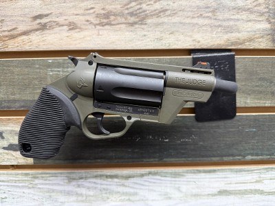 TAURUS PUBLIC DEFENDER .45 LC/.410 GA