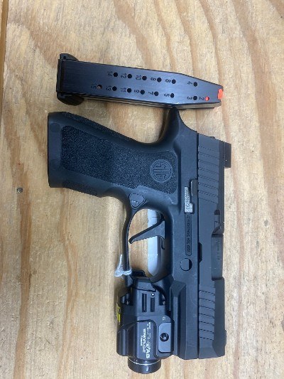 SIG SAUER P320 9MM LUGER (9x19 PARA)