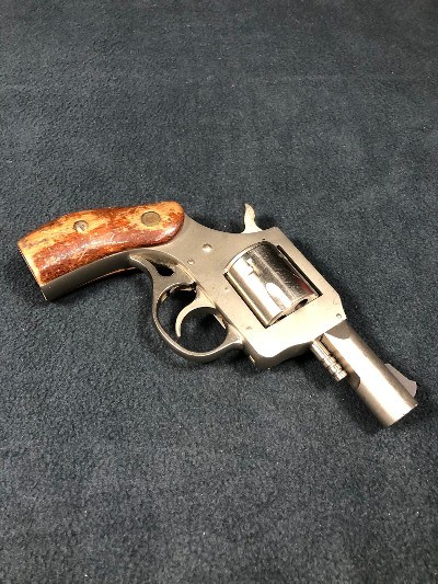 NEW ENGLAND FIREARMS CO. r73 .32 H&R MAG