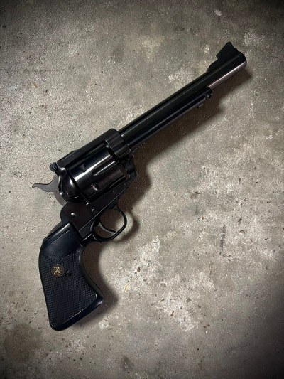 RUGER NEW MODEL BLACKHAWK .41 REM MAG