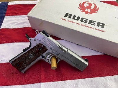 RUGER SR1911 COMMANDER-STYLE .45 ACP