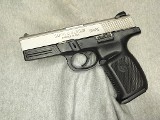 SMITH & WESSON SW40VE .40 S&W - 1 of 2