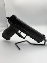 HECKLER & KOCH P30L .40 S&W - 2 of 3 HECKLER & KOCH P30L .40 S&W - 2 of 3