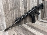 SMITH & WESSON M&P 15-22 - RIFLE 22 LONG (22L) - 2 of 3