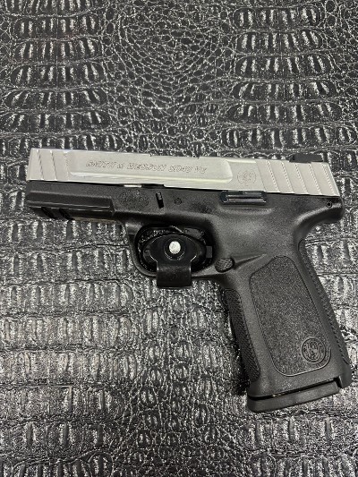 SMITH & WESSON SD40 VE .40 S&W